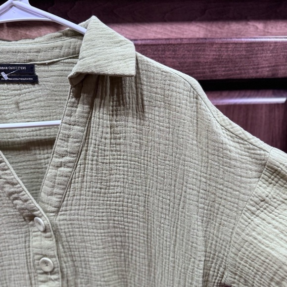 Urban Outfitters Olive Green Gauze Romper Women’s Size M Button Front Short Slee - Picture 5 of 8